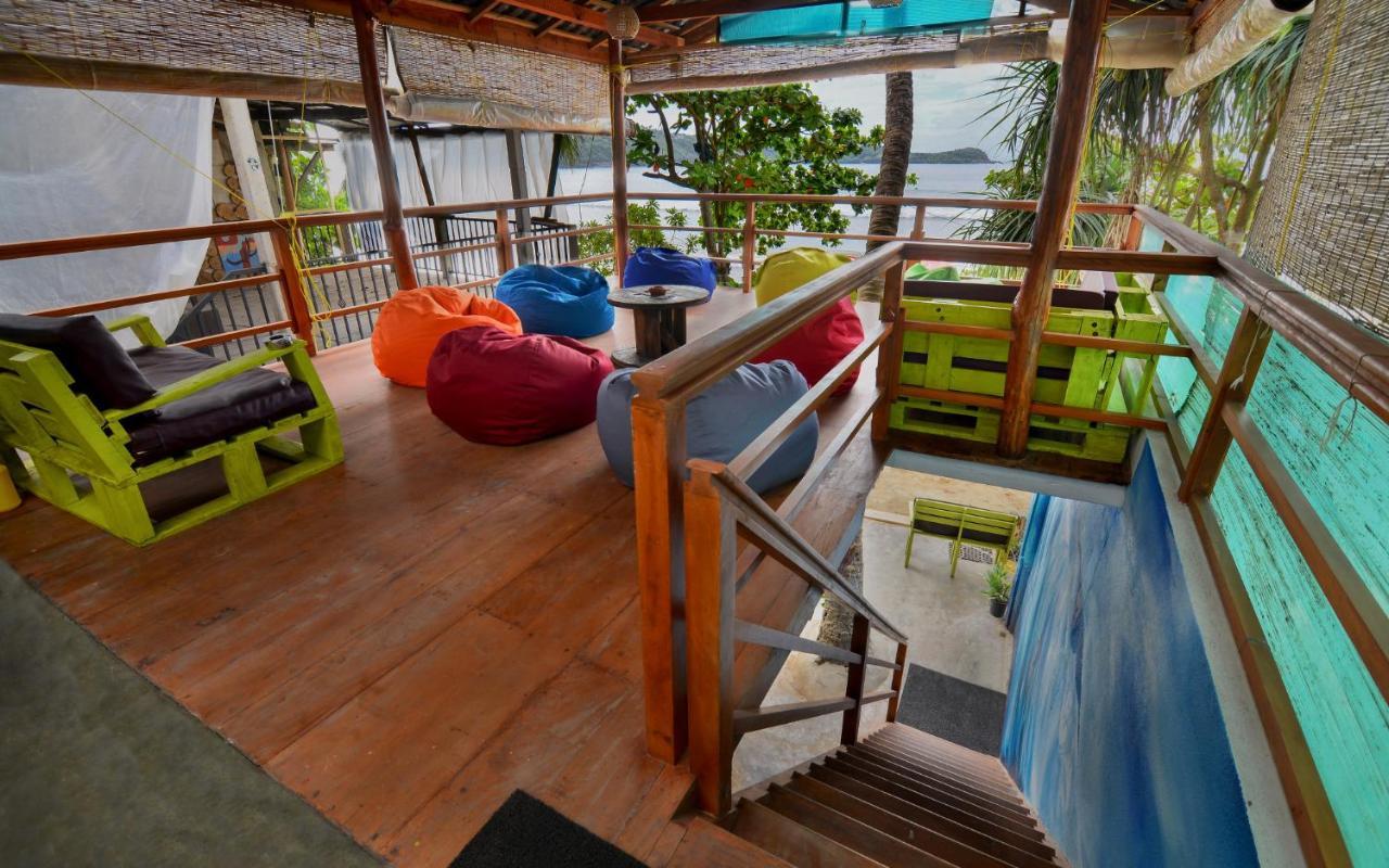 ホテル Palm Leaf Surf Cafe ガル エクステリア 写真